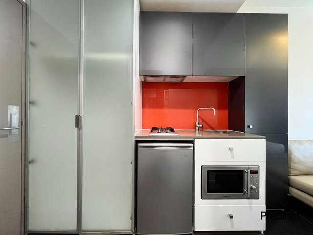 411/139 Bouverie Street, VIC 3053