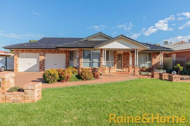 8 Murray Avenue, NSW 2830