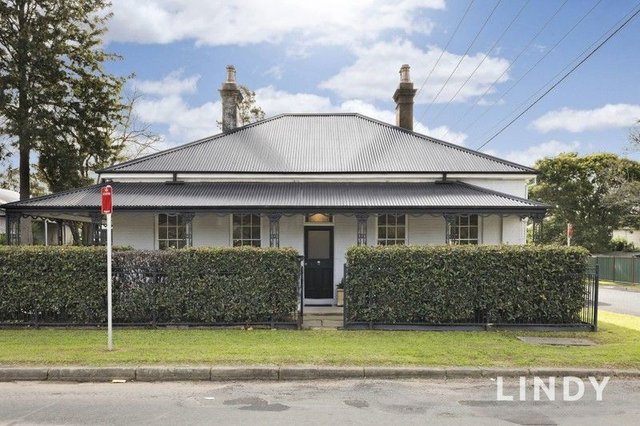 8 Cambridge Street, NSW 2330