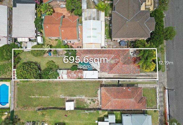 20 Paris Street, NSW 2218