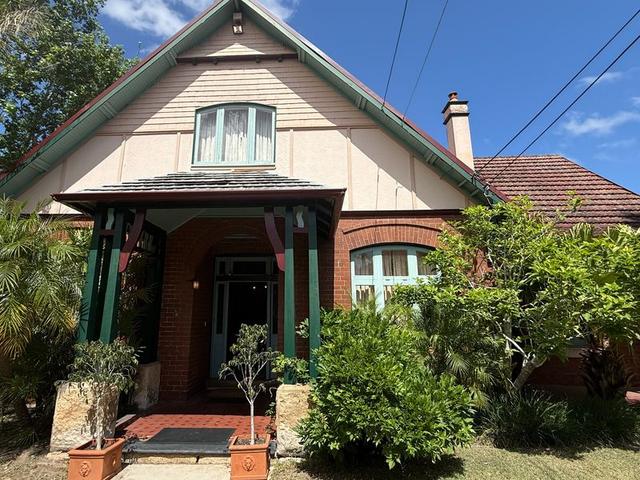 27 Russell Avenue, NSW 2070