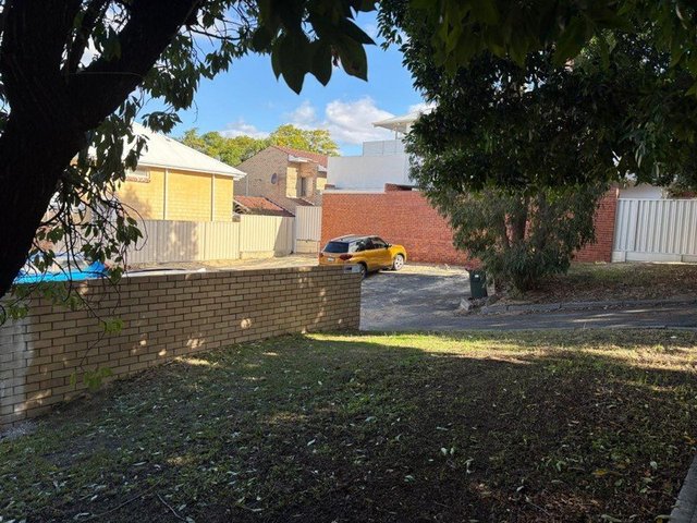 Unit 1/1 Sunbury Rd, WA 6100