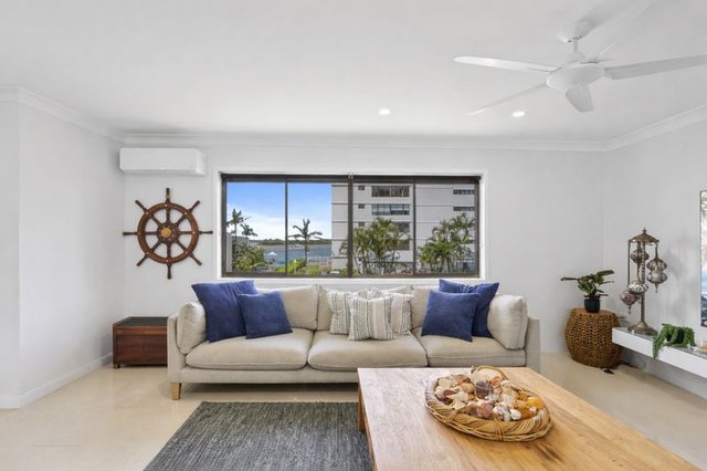 8/27 Labrador Street, QLD 4215