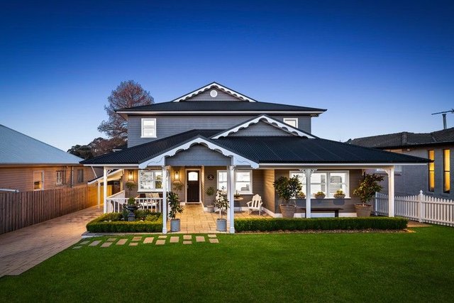 18 Kimbarra Avenue, NSW 2570