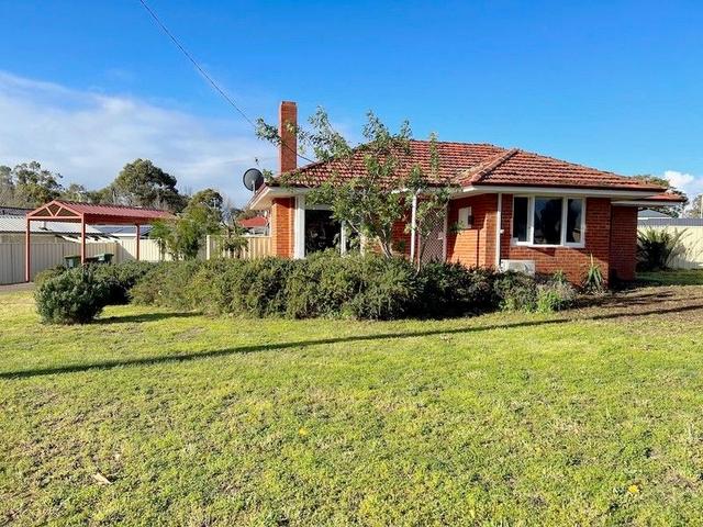 18 Oswald St, WA 6163