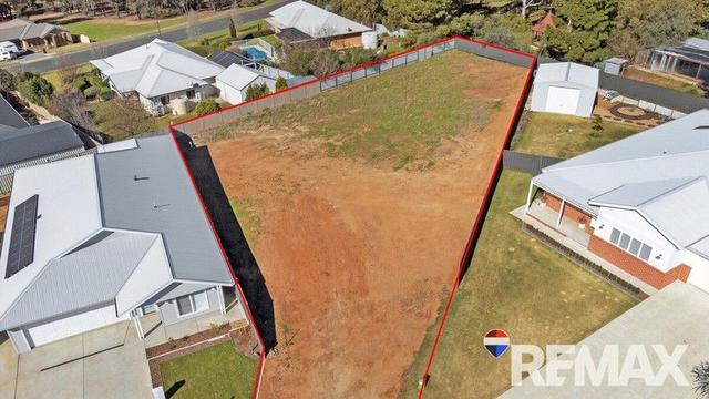 33 Hayes Crescent, NSW 2663