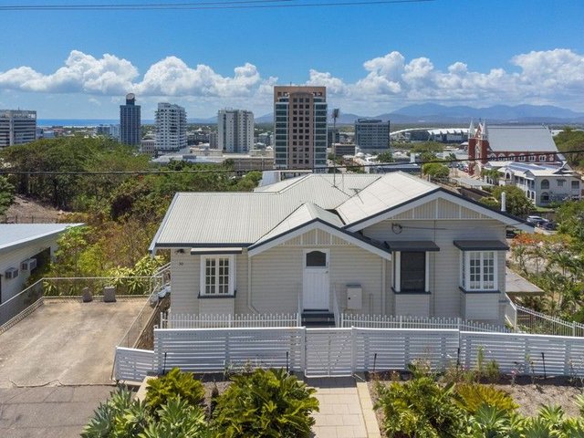 30 Victoria Street, QLD 4810
