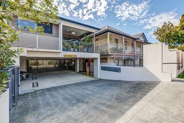 11/16 Lyon  Street, QLD 4105