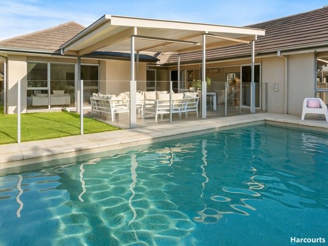 16 Watervale Parade, QLD 4154