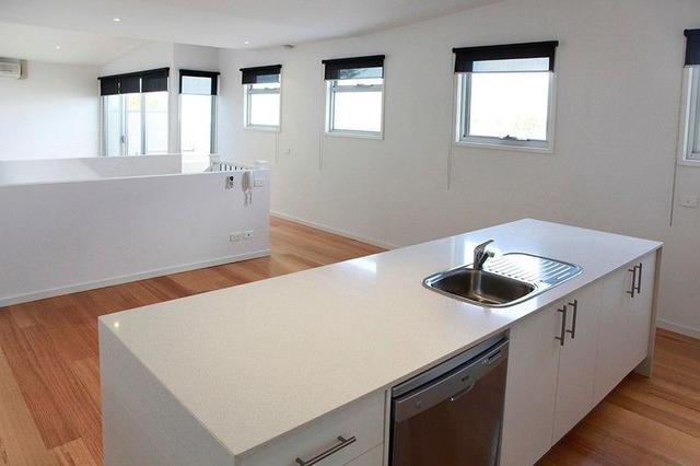 2/74 Patterson Road, VIC 3204