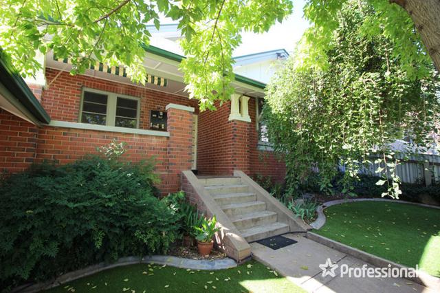 7 Young Street, NSW 2650