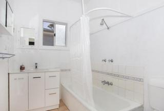 Bathroom (2019-07-05)