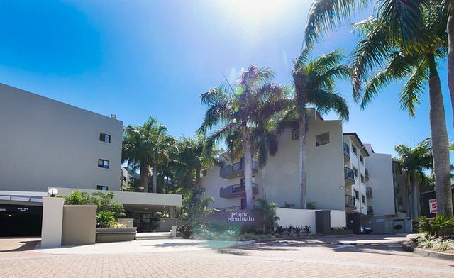 ID:21174991/1 Great Hall Drive, QLD 4220