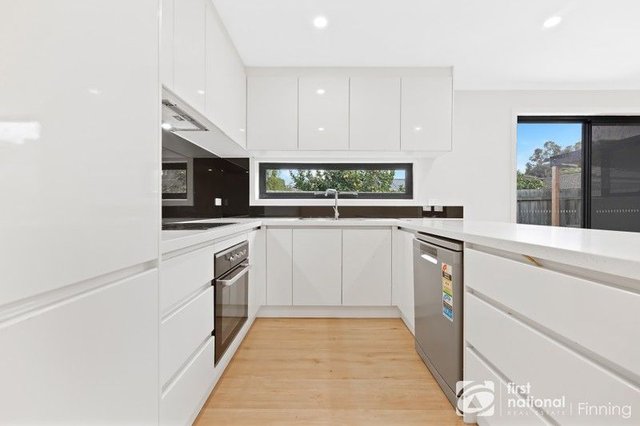 2/3 Hazelwood Avenue, VIC 3977