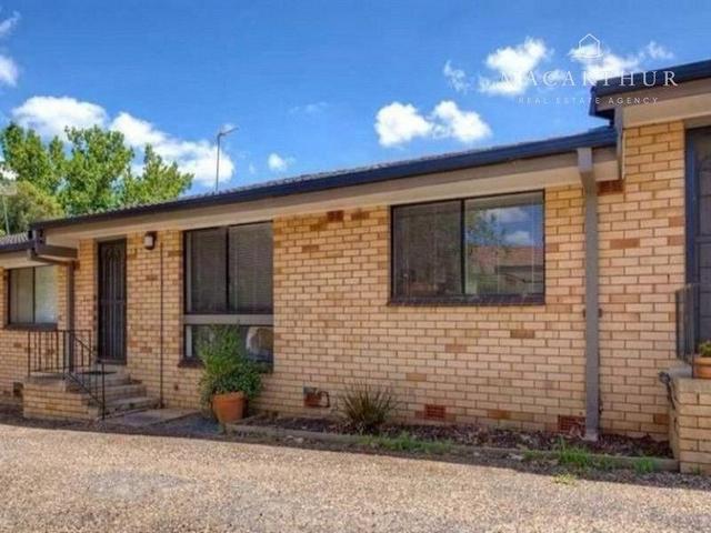 4/7 Halloran Street, NSW 2650