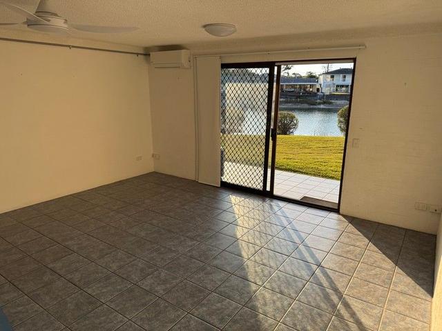 2/26 Akeringa Pl, QLD 4557