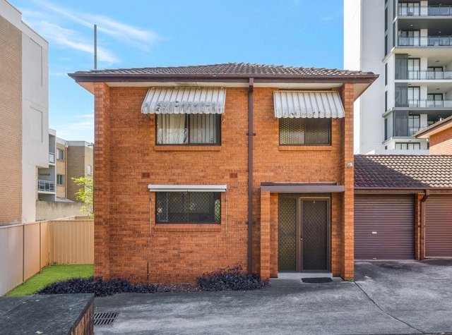 8/30 Broughton Street, NSW 2560