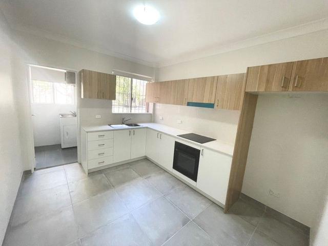 8/68 Amy Street, NSW 2194