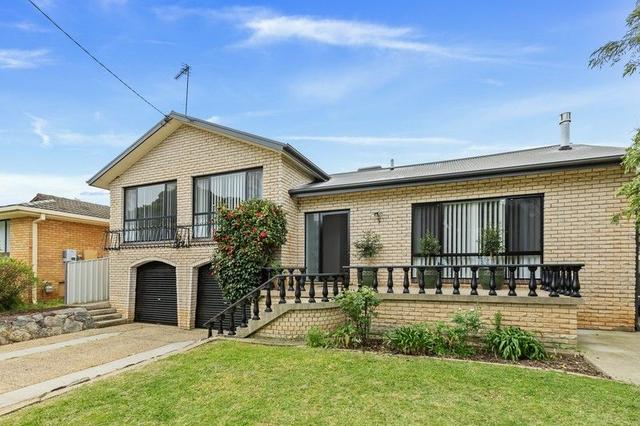 5 Fairbairn Crescent, NSW 2650