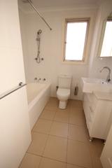 Bathroom (2012-05-09)