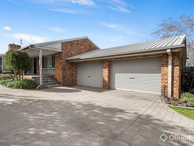 8 Willow Crescent, VIC 3820