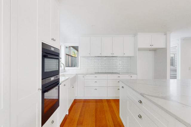 33 Kneale St, QLD 4121