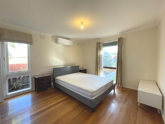 5/4 Cloverset Avenue, VIC 3805