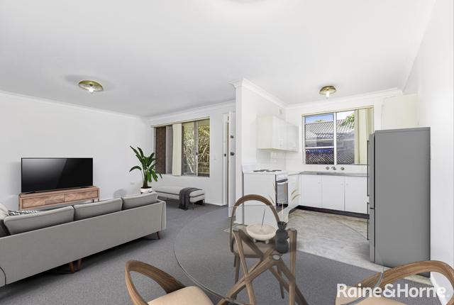 2/12 Catherine Street, NSW 2500