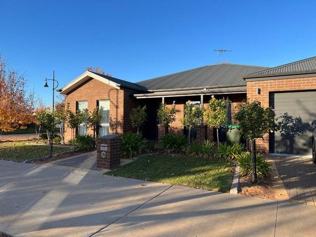 21 Oasis Boulevard, VIC 3500