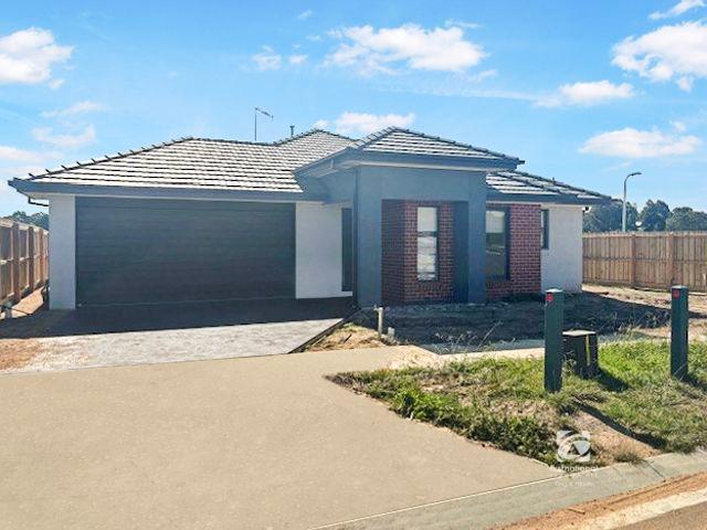 8 Silvertop Street, VIC 3875