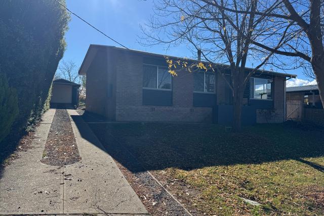 11 Cobbon Crescent, NSW 2627