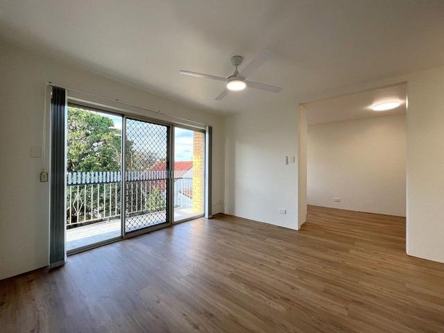 4/76 Lyon Street, QLD 4105