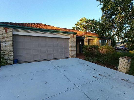 1 Hampshire Ct, QLD 4116