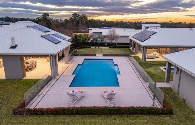 52 Twin Creeks Drive, NSW 2745