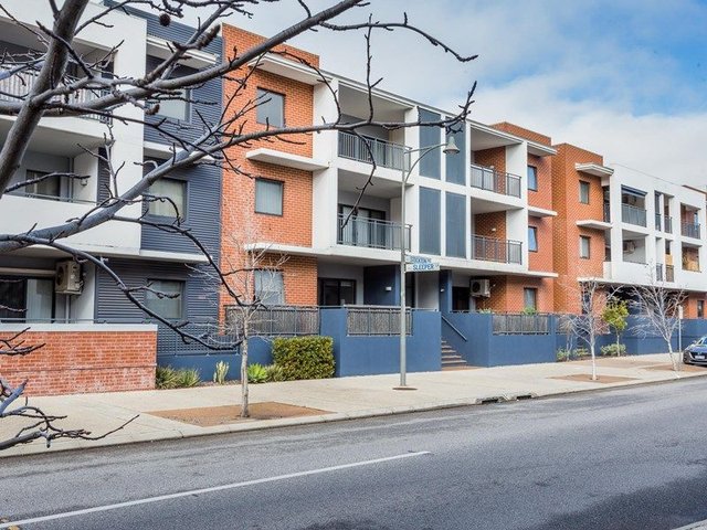 13/2 Stockton Bend, WA 6164