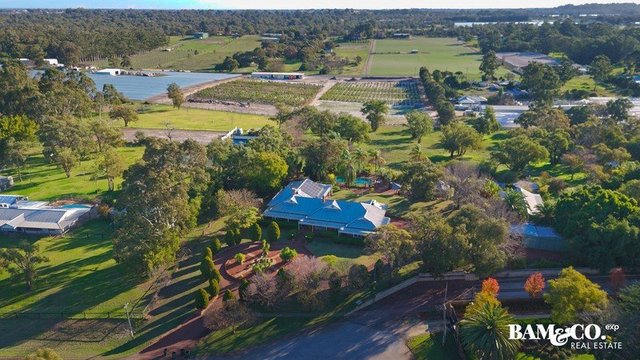 101 Golfview Place, WA 6077
