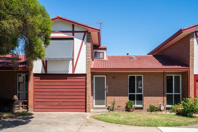 2/525 Hovell Street, NSW 2640