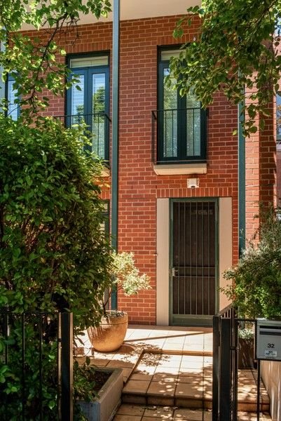 32 Webb Lane, VIC 3002