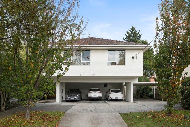 2/7 Huntly Street, VIC 3163