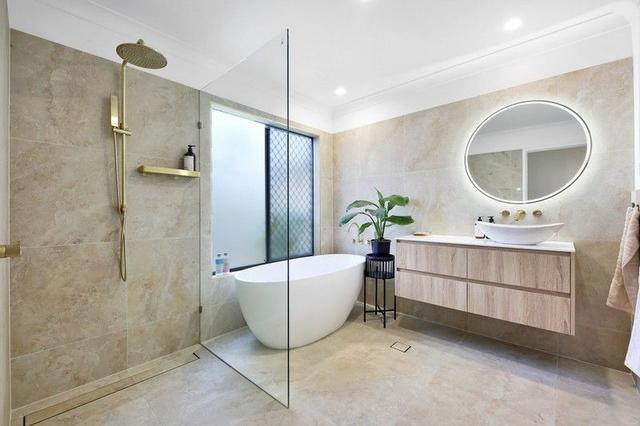 4 Northlakes Drive, QLD 4221