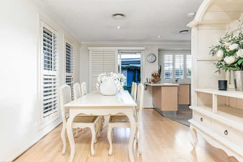 https://images.allhomes.com.au/property/photo/a57c7151500bff090eeab2a1218cc03a_hd.jpg