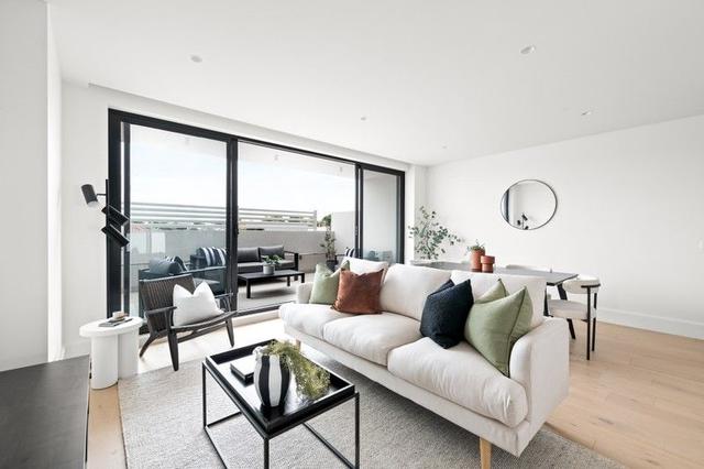 102/67 High  Street, VIC 3070