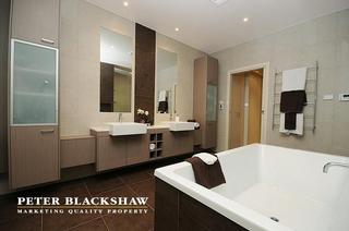 Main bathroom (2010-07-26)