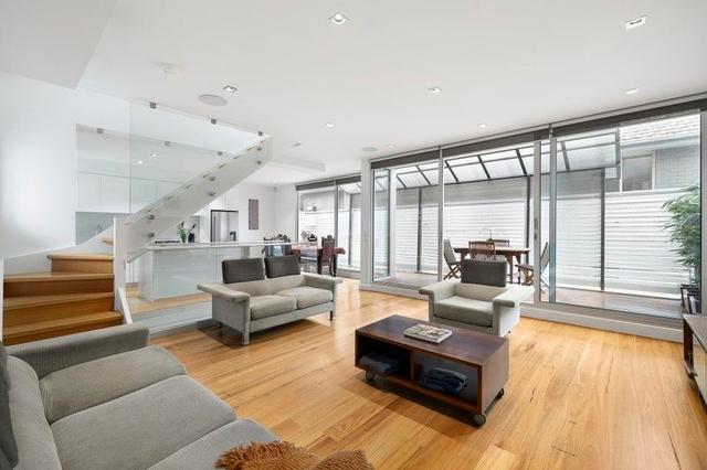 2/11 Miller Street, VIC 3181