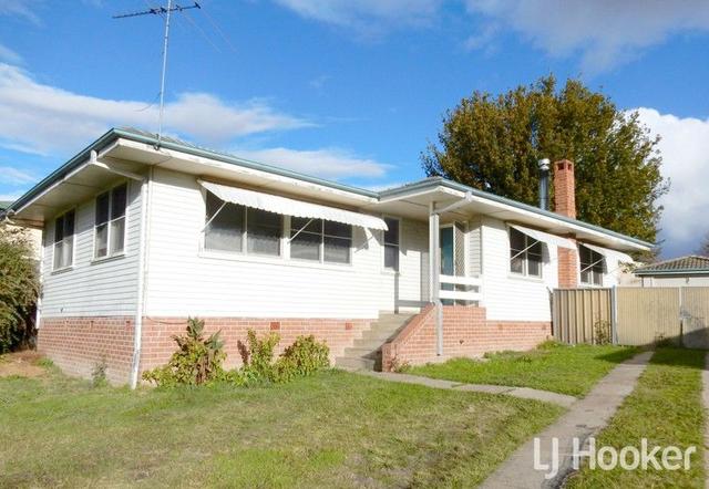 42 Gilchrist Street, NSW 2360