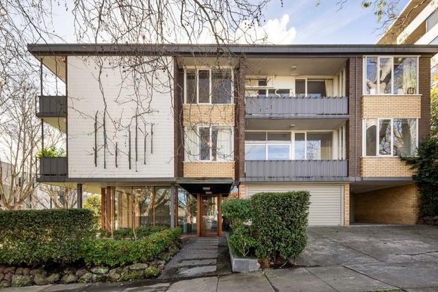 1/7 Struan Street, VIC 3142
