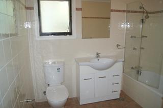 Bathroom (2014-07-15)