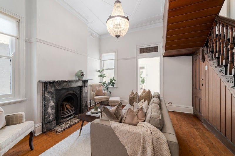 https://images.allhomes.com.au/property/photo/a5fdbcd713b41b3df3eb8a0d01e7dd2a_hd.jpg