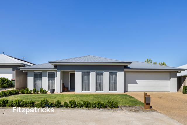 10 Beetson Street, NSW 2650