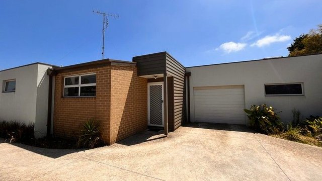 2/15 Waulu Avenue, VIC 3222